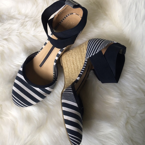 new directions Shoes - NewDirections “Greta” Navy/White Espadrilles Wedge